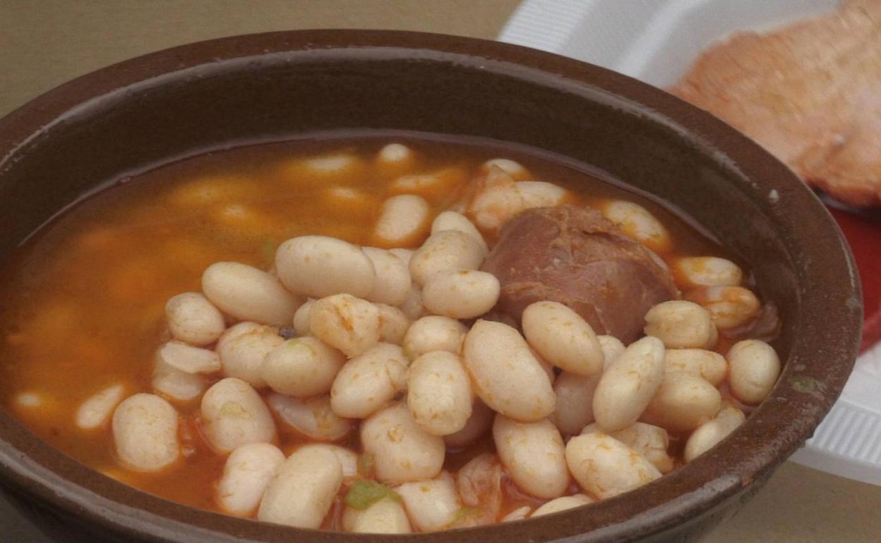 La IGP Alubia de La Bañeza ha sido galardonada por la Academia Leonesa de Gastronomía.