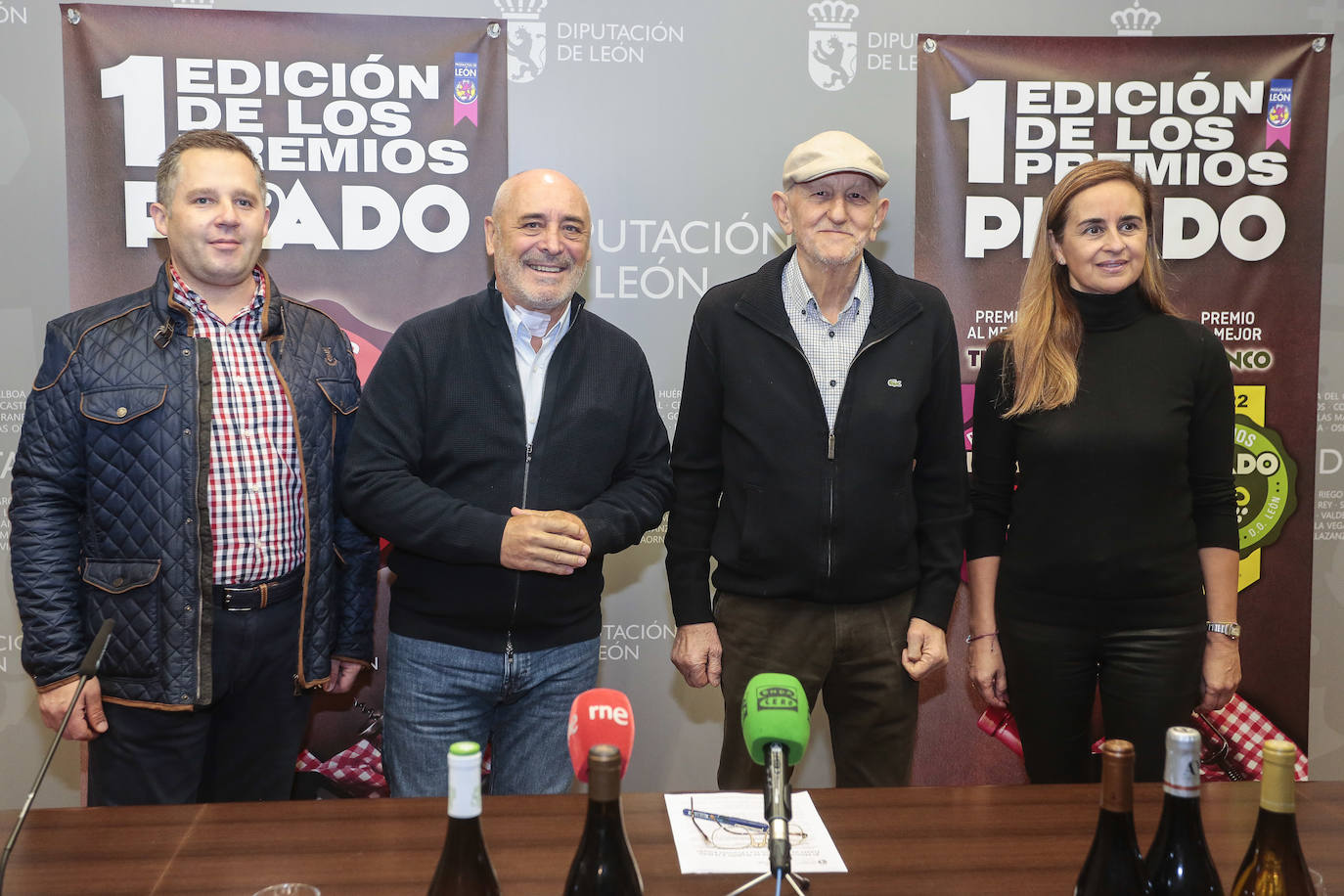 El vicepresidente y diputado de Productos de León, Matías Llorente, da a conocer a los ganadores de los I Premios Pisado. 