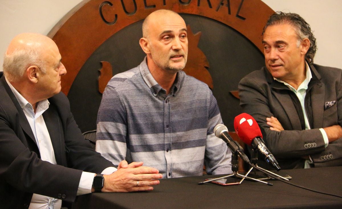 La sección de baloncesto de la Cultural organiza una cena para recaudar fondos en la lucha contra la ELA, enfermedad que padece el exjugador Urbano González