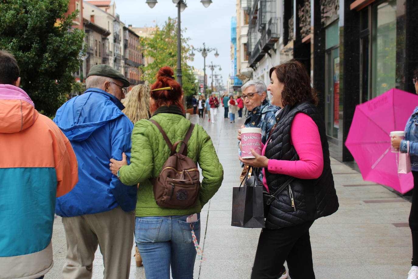 Fotos: Mesa petitoria de Almom en favor de la lucha contra el cáncer de mama