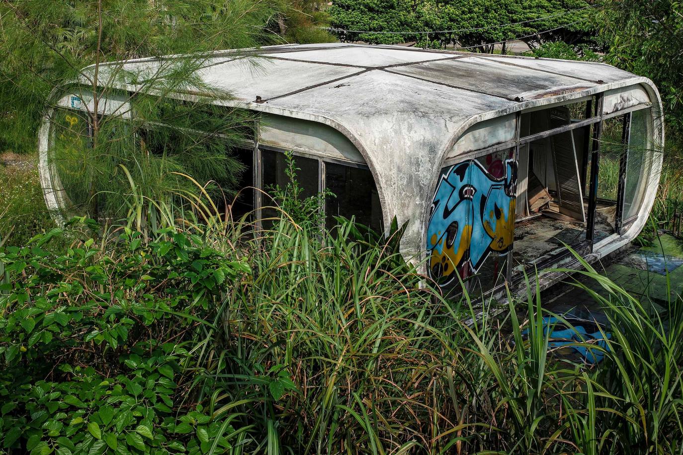 Fotos: De hotel futurista a resort abandonado