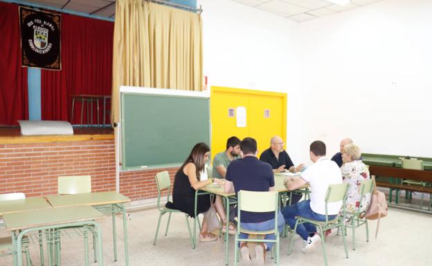 Reunión de la agrupación socialista con representantes del municipio.