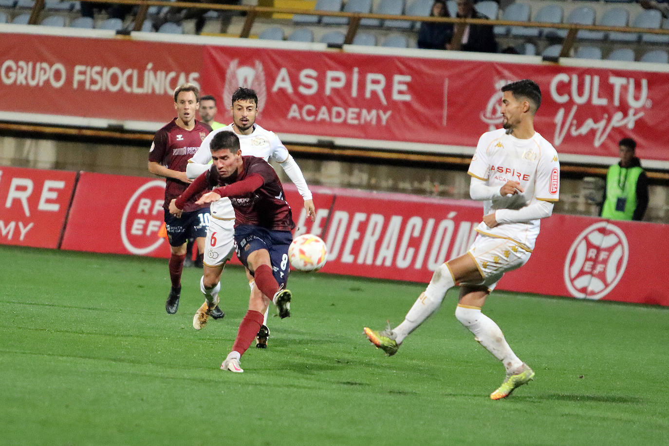 El conjunto leonés vuelve a vencer en el Reino de León en un partido muy solvente ante el conjunto pontevedrés.