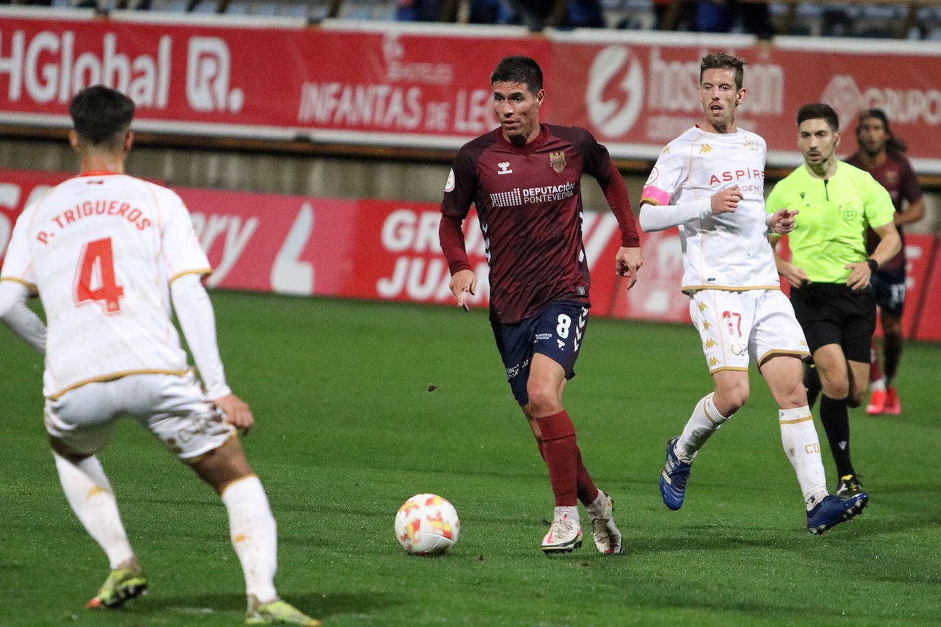 El conjunto leonés vuelve a vencer en el Reino de León en un partido muy solvente ante el conjunto pontevedrés.