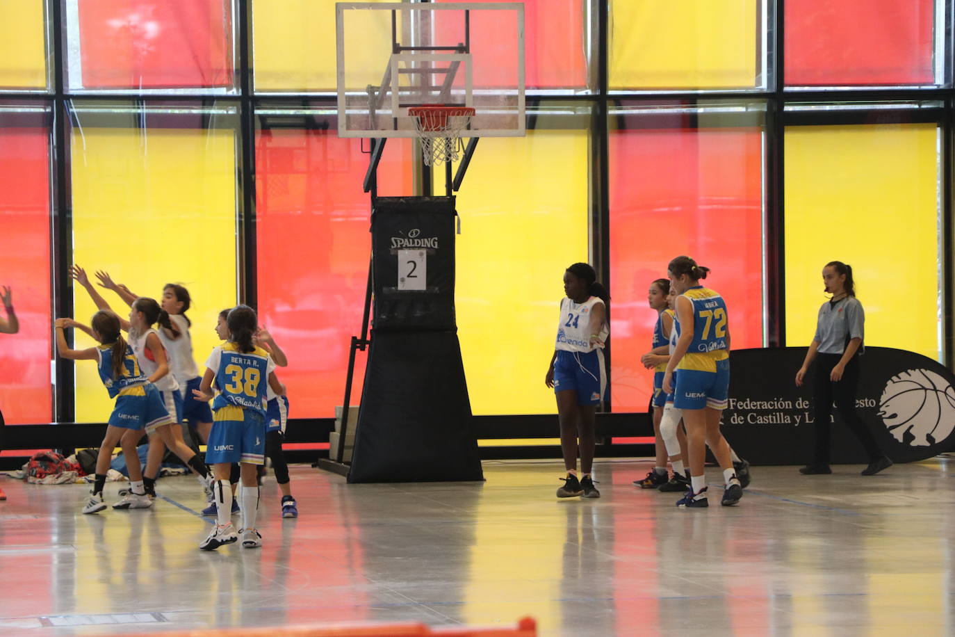 El Palacio de Exposiciones de León acoge este sábado y domingo el Júnior NBA, donde más de 800 niños y niñas disfrutarán del baloncesto