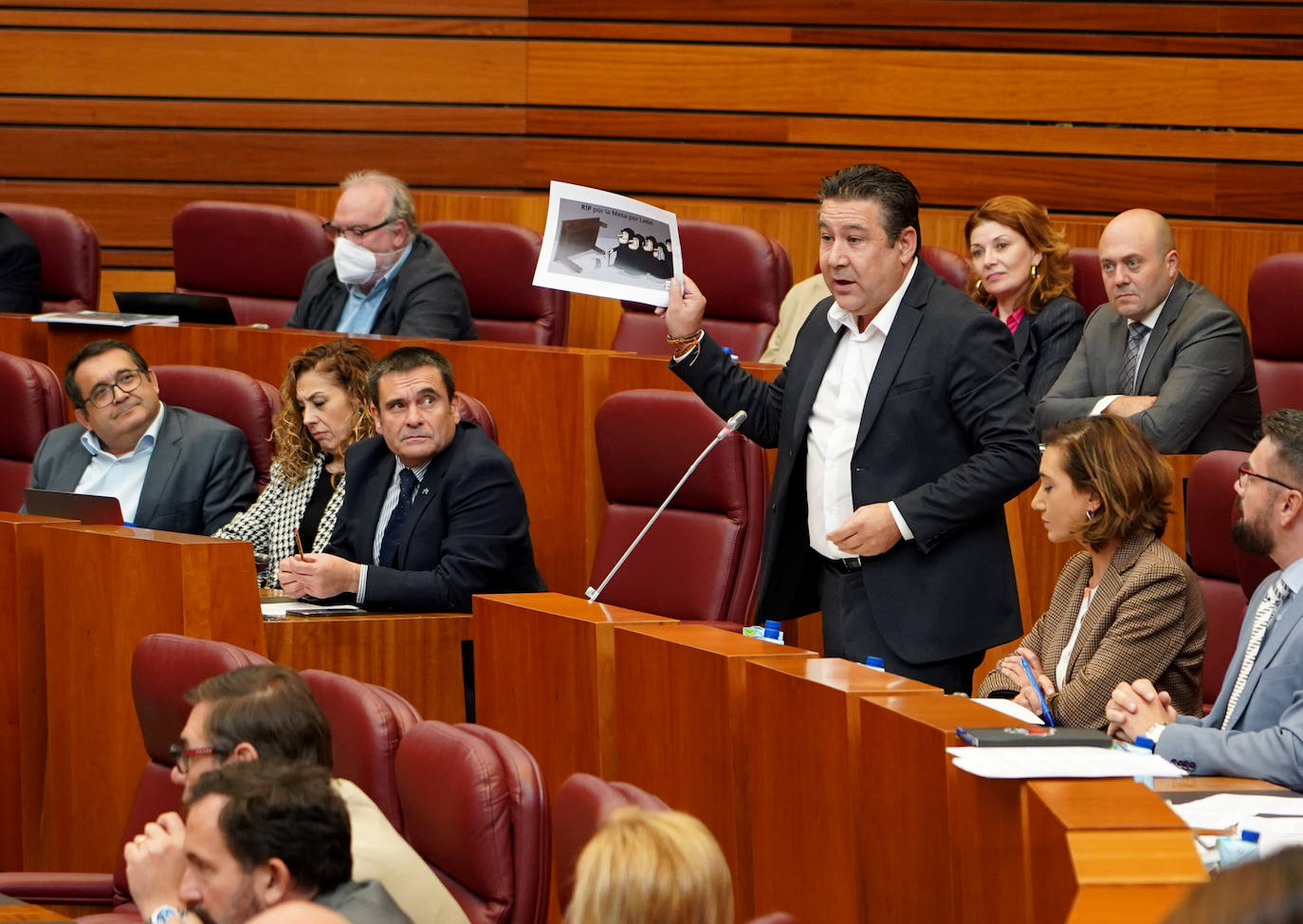 Fotos: Pleno en las Cortes de Castilla y León