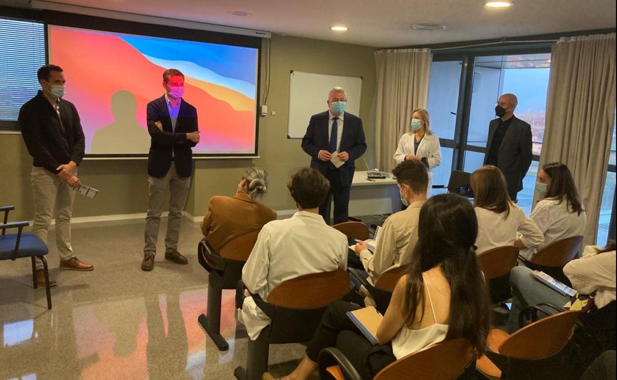 El gerente del Hospital de León, Alfonso Rodríguez-Hevia, ha inaugurado el curso.
