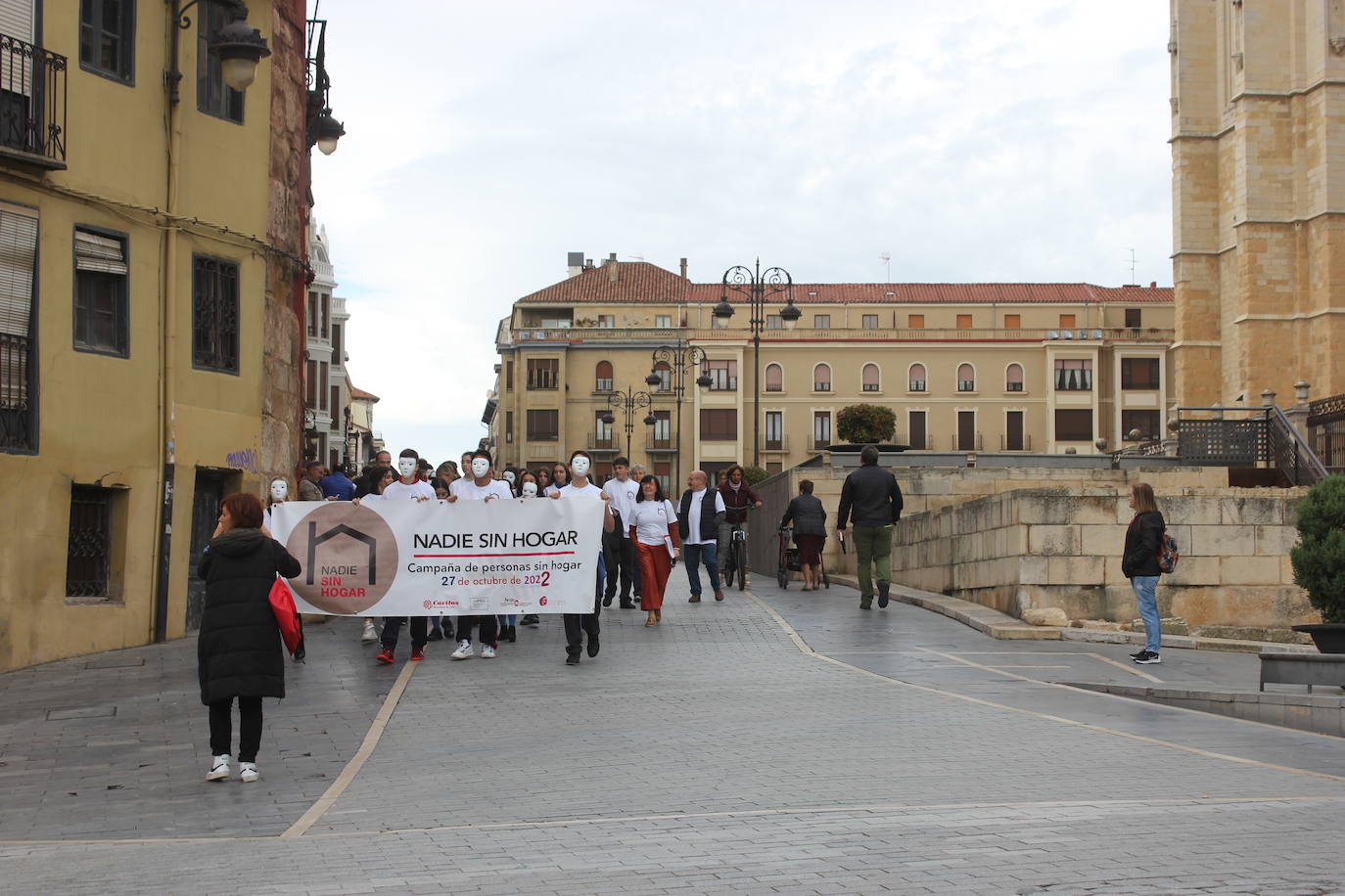 El acto 'Fuera de cobertura' que se ha celebrado este jueves en León dentro de la campaña 'Nadie Sin Hogar 2022'.