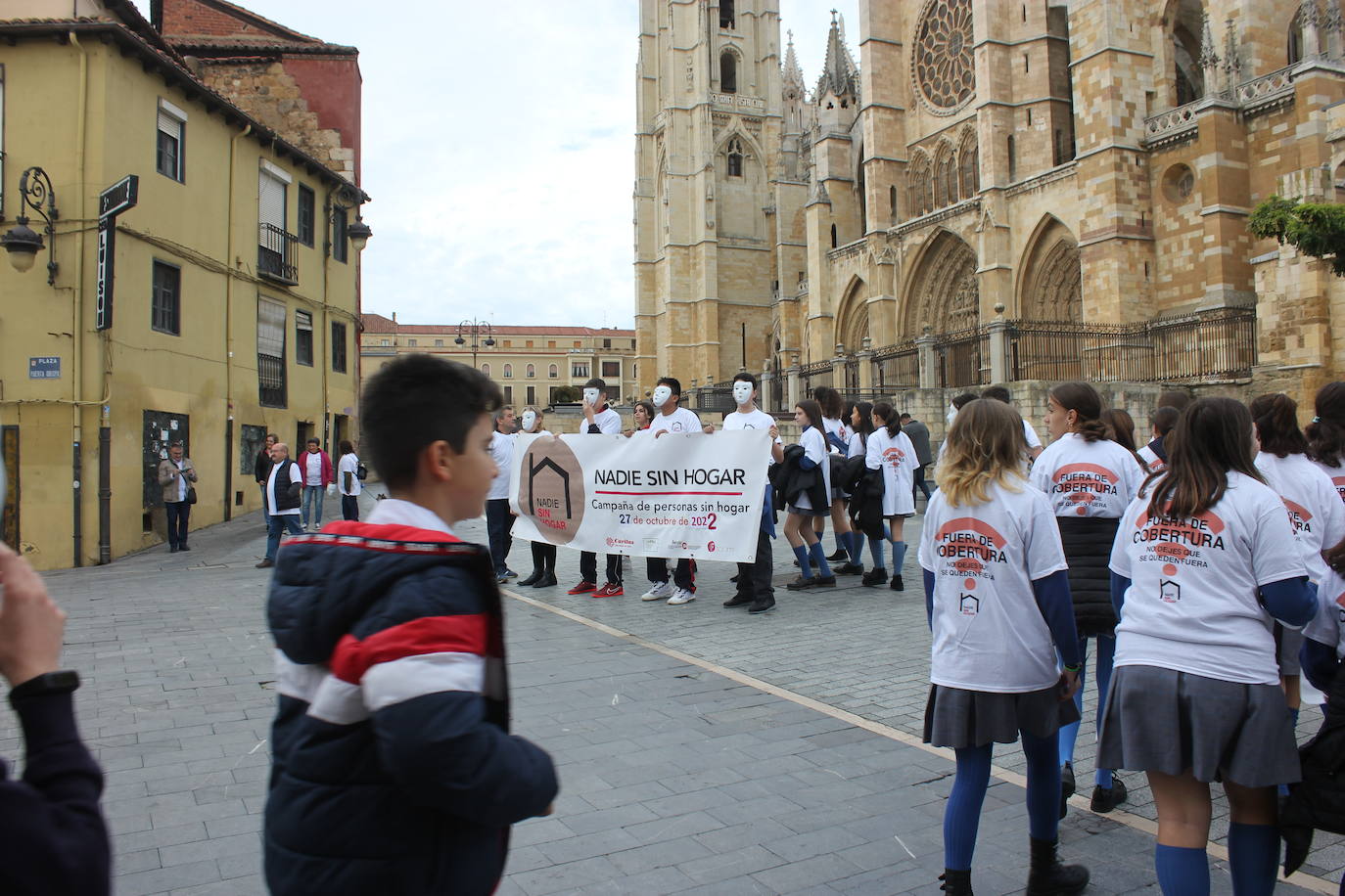 El acto 'Fuera de cobertura' que se ha celebrado este jueves en León dentro de la campaña 'Nadie Sin Hogar 2022'.