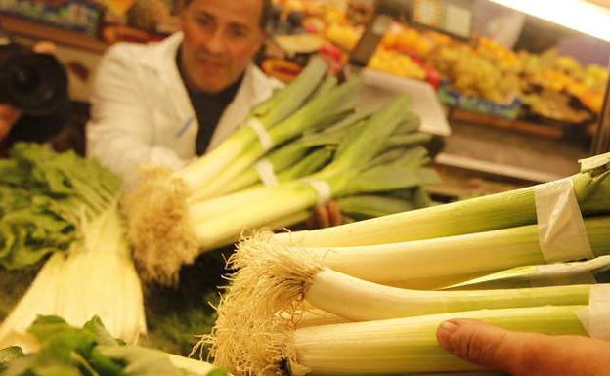 El puerro vuelve a ser el rey de Sahagún este fin de semana con la Feria de San Simón.