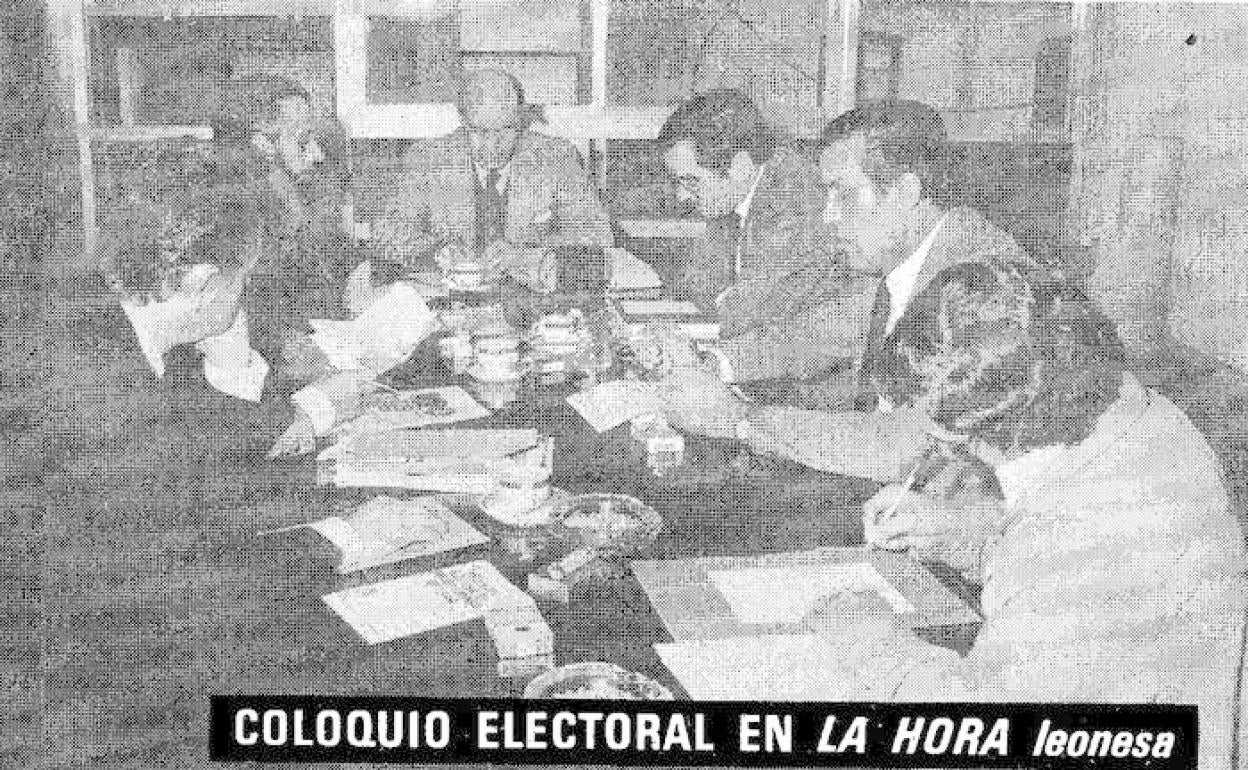 Los candidatos, durante un debate en La Hora Leonesa en una imagen del periódico de 1982. 