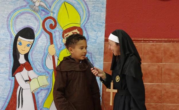 Imagen principal - El colegio Peñacorada celebra Holywins como fiesta de la vida