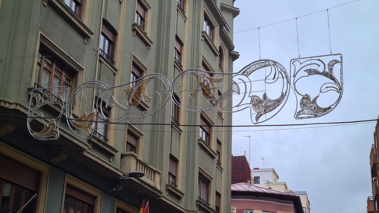 Fotos: Instalación de las luces de Navidad