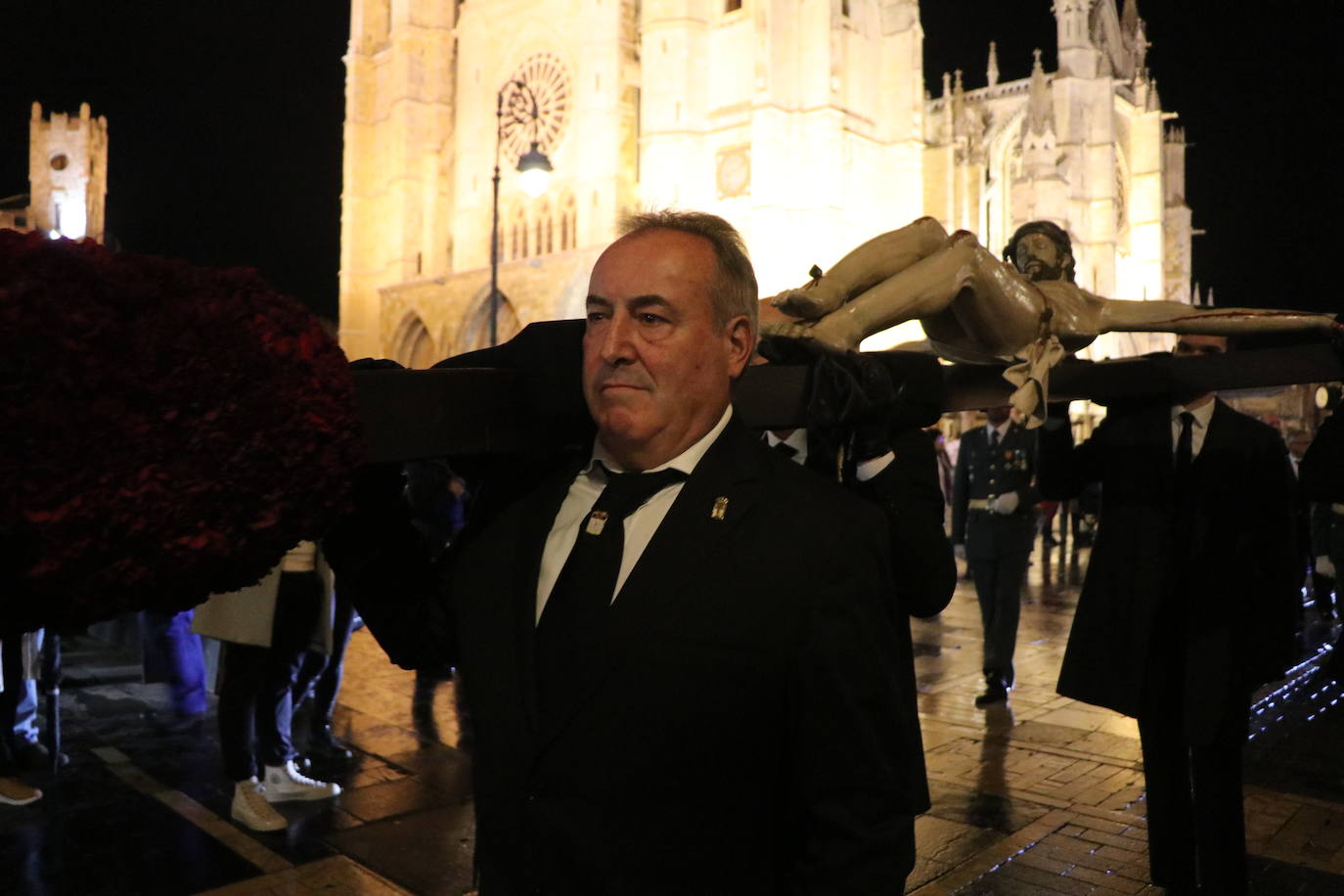 Fotos: Traslado procesional del Santo Cristo del Desenclavo