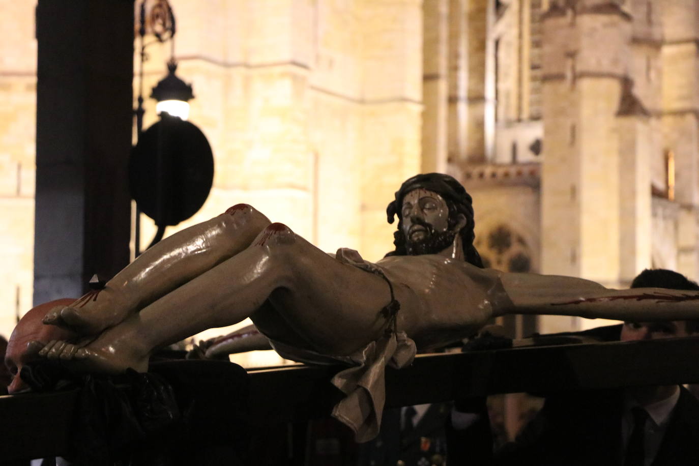 Fotos: Traslado procesional del Santo Cristo del Desenclavo