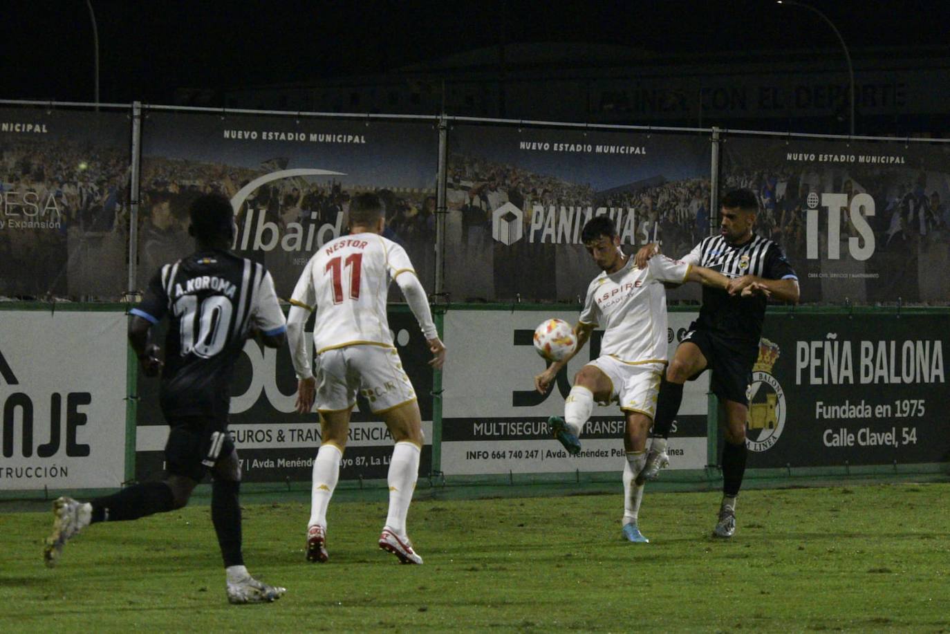 Partido correspondiente a la jornada 10 de la Primera RFEF.