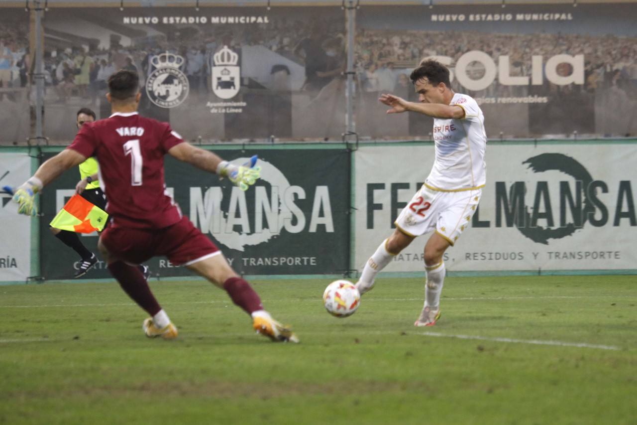 Partido correspondiente a la jornada 10 de la Primera RFEF.