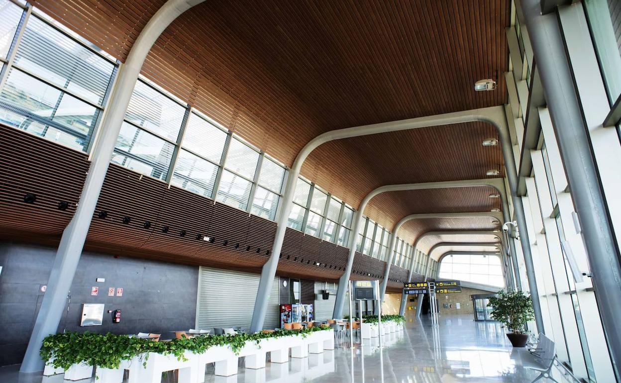 El aeropuerto de León tendrá una baja afluencia de público y vuelos durante estos meses.