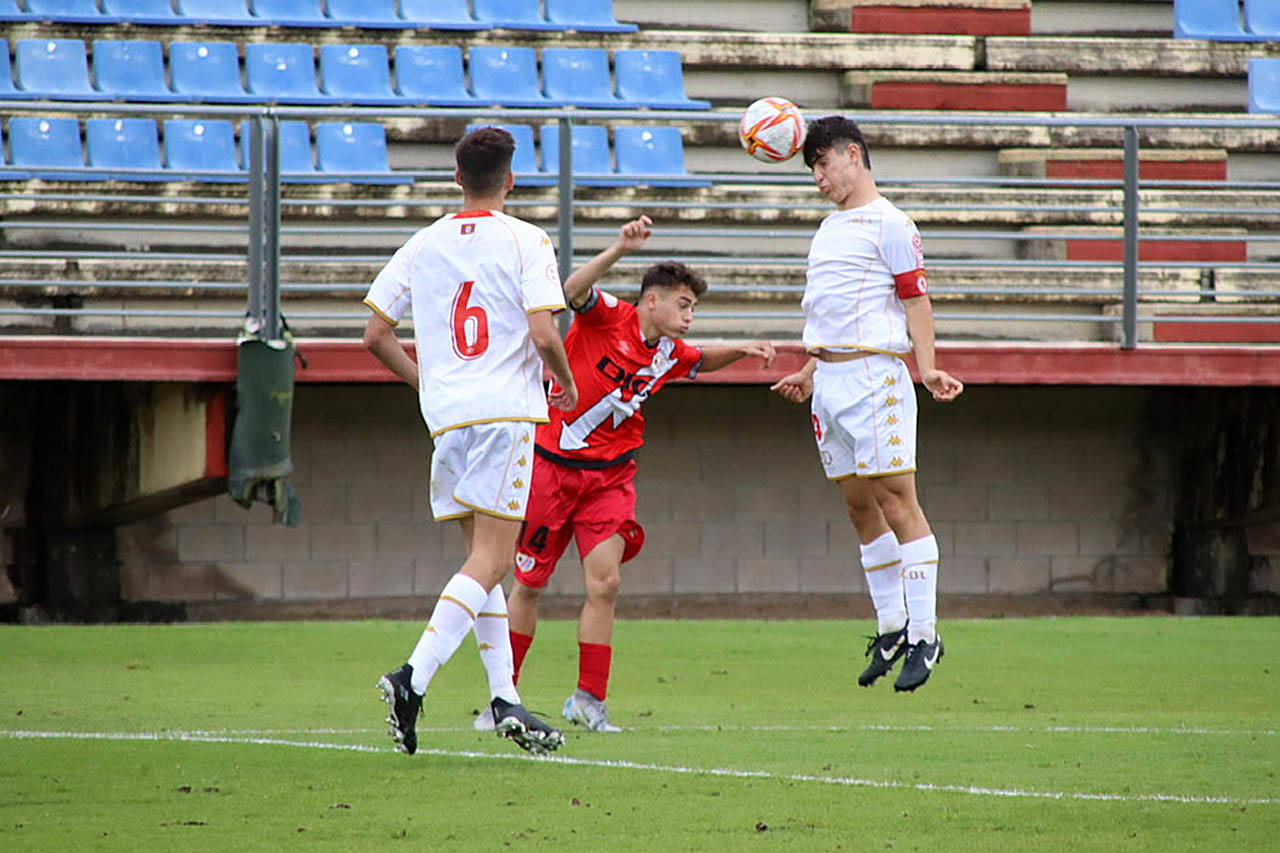 Partido correspondiente a la jornada 8 de la Liga Nacional Juvenil.