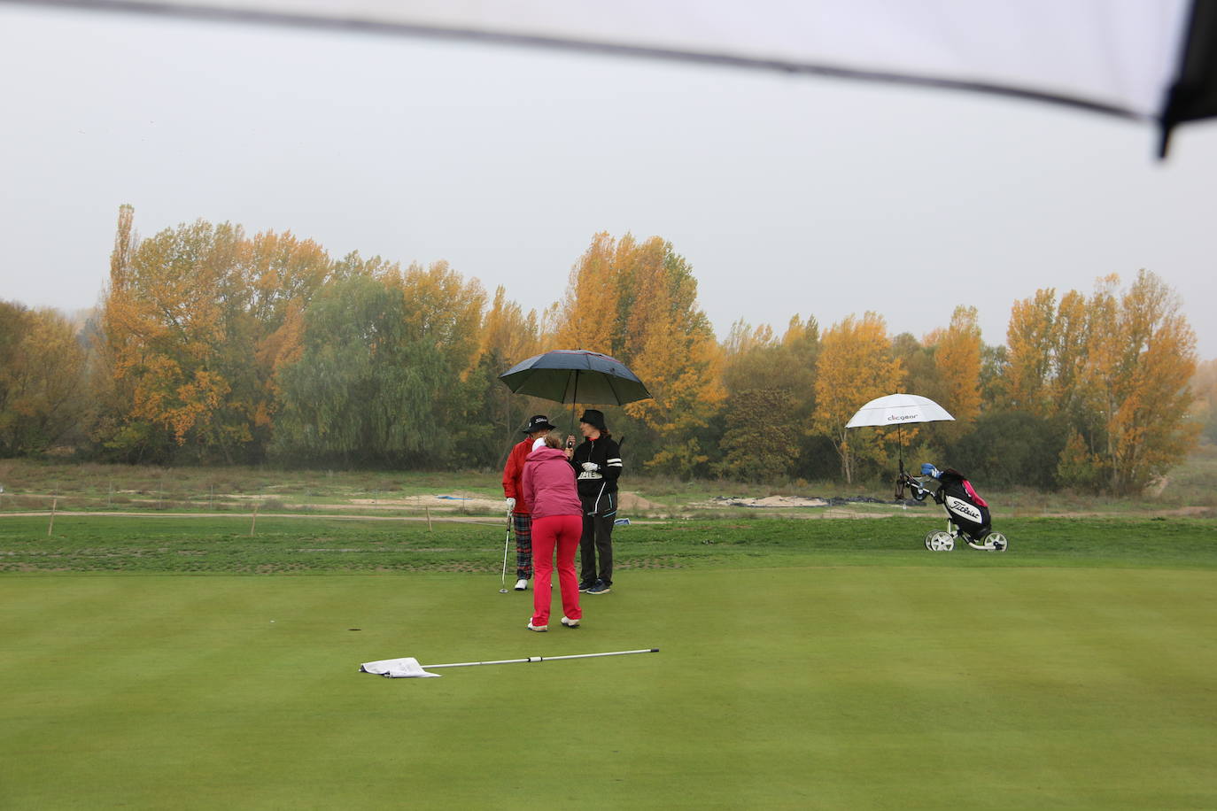 Fotos: Sesión de tarde en el II Torneo de Golf Leonoticias