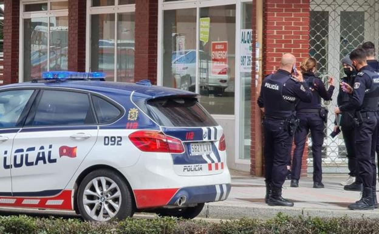 La Policía Local tuvo que intervenir en diferentes sucesos durante la jornada de este sábado.