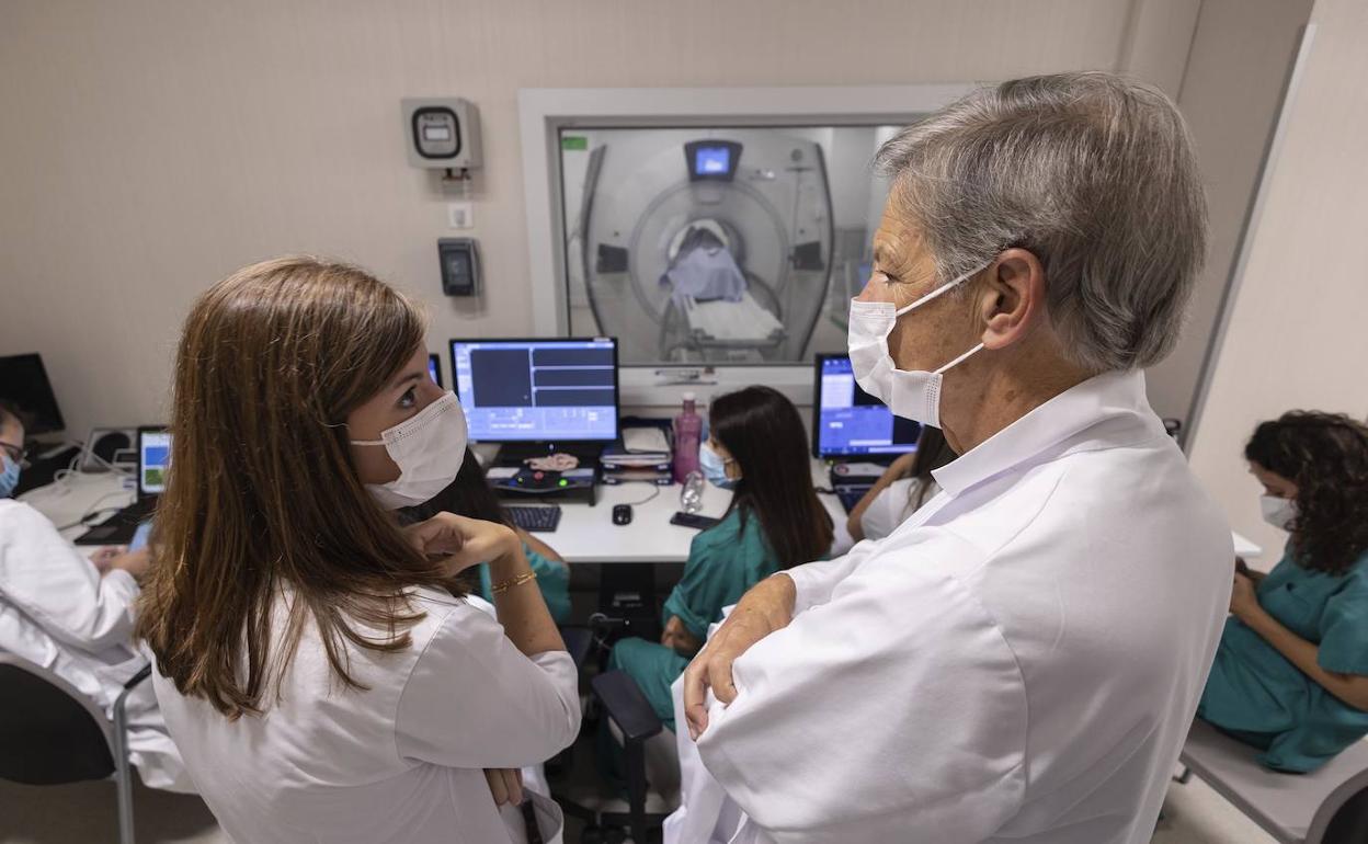 Los hospitales HM San Francisco y HM Regla ponen en marcha una consulta específica para el parkinson