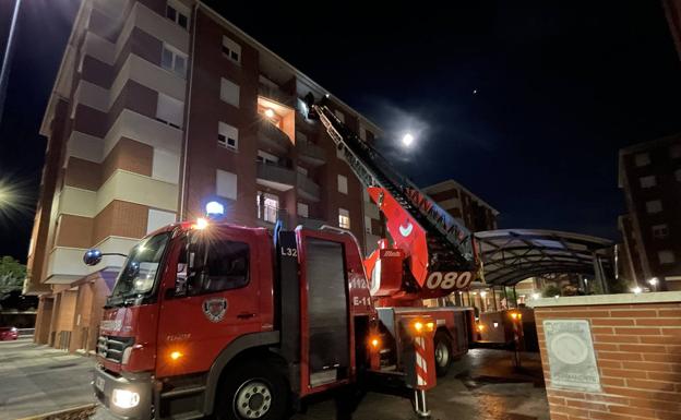 Bomberos de León rescatan a un mujer de avanzada edad caida en el interior de su domicilio