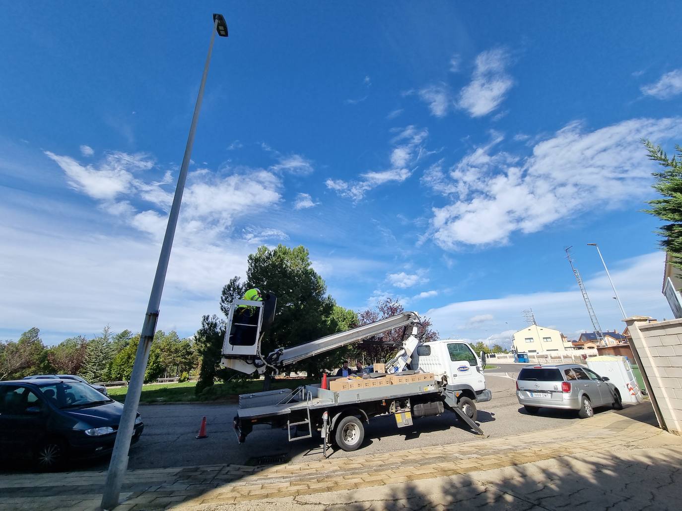 Obras de mejora del alumbrado público en Villaquilambre.