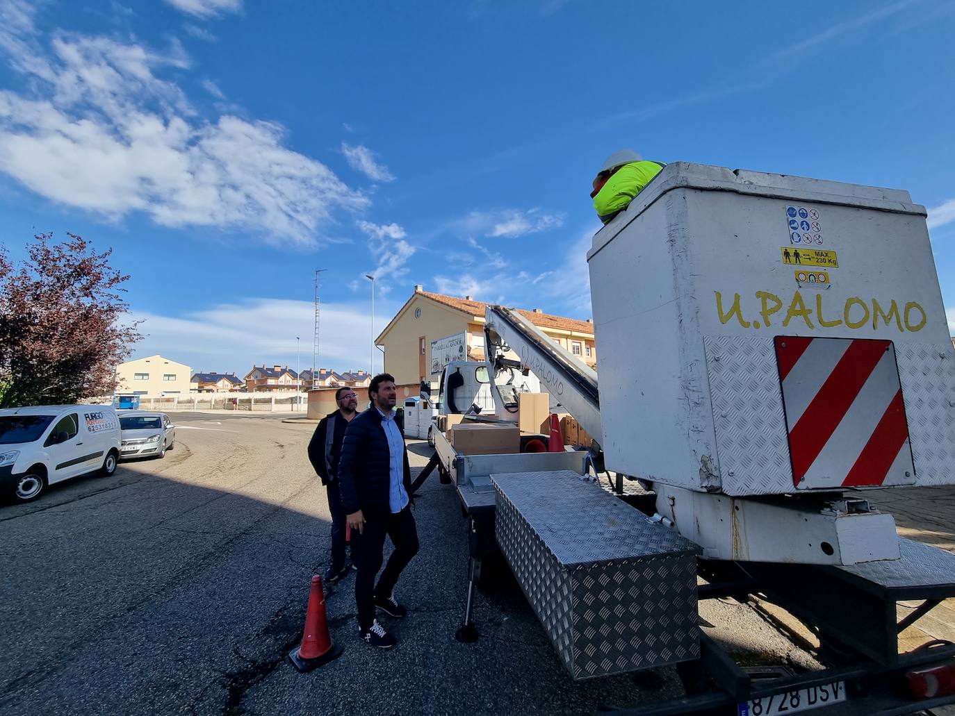 Obras de mejora del alumbrado público en Villaquilambre.