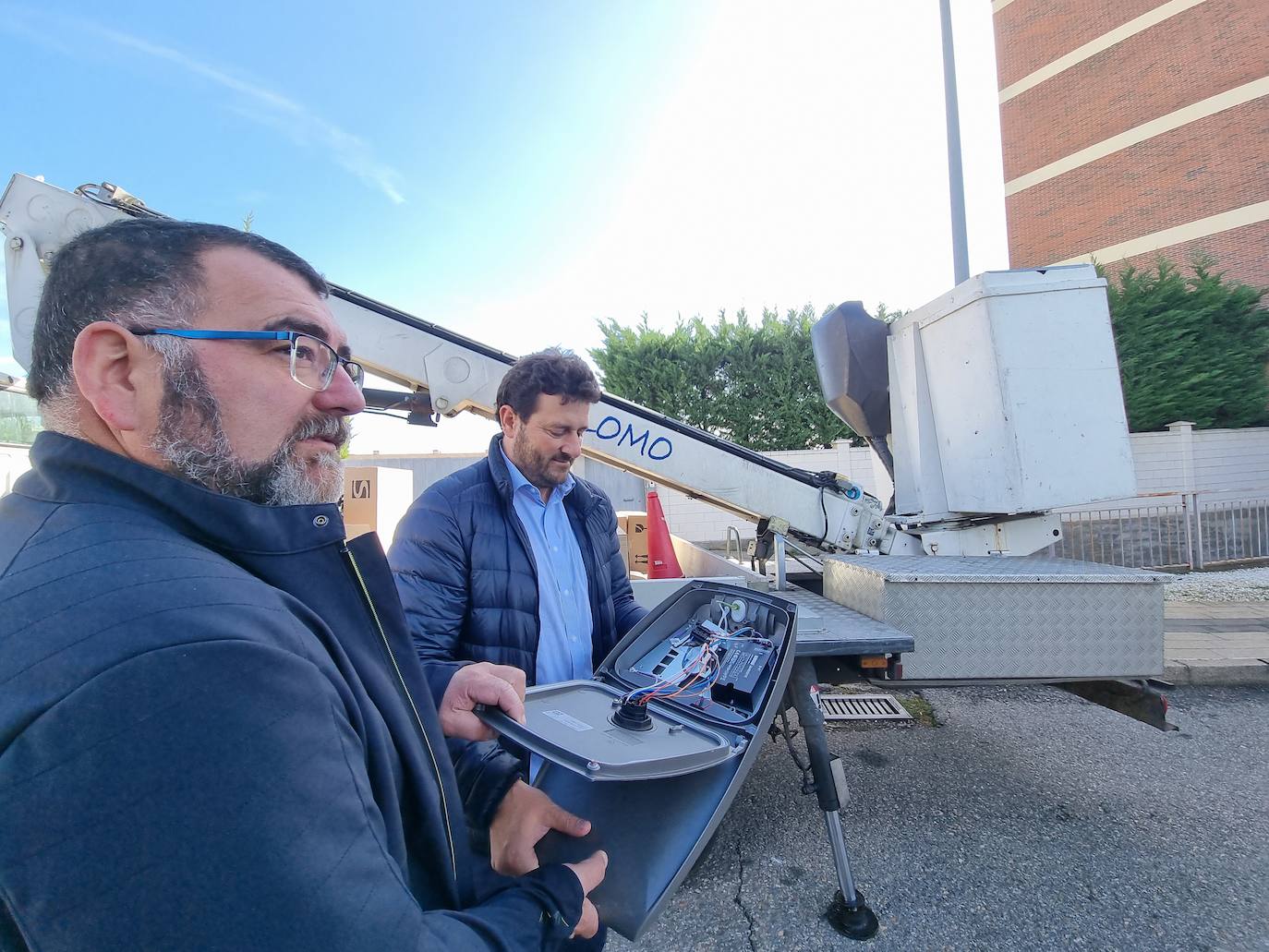 Obras de mejora del alumbrado público en Villaquilambre.