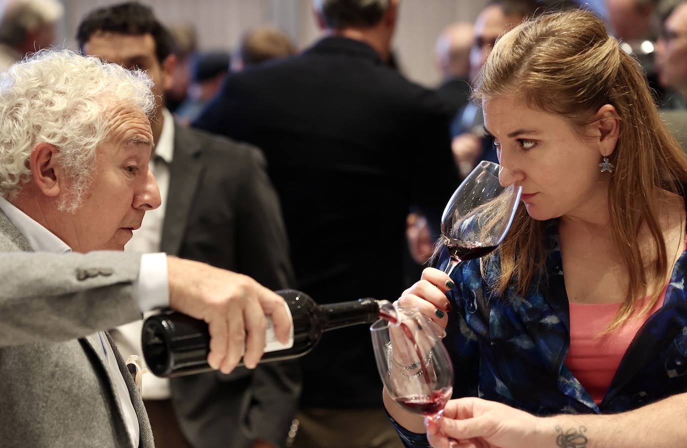 El vicepresidente de la Junta de Castilla y León, Juan García-Gallardo, asiste al V Salón de Grandes Vinos de Castilla y León.