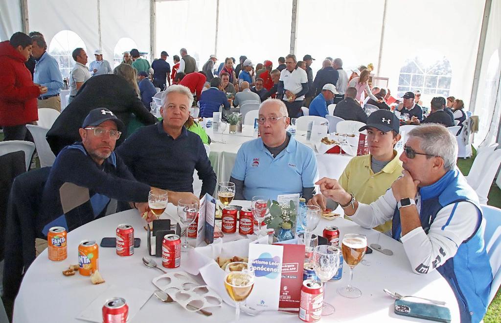 Las instalaciones de León Golf acogieron este torneo solidario