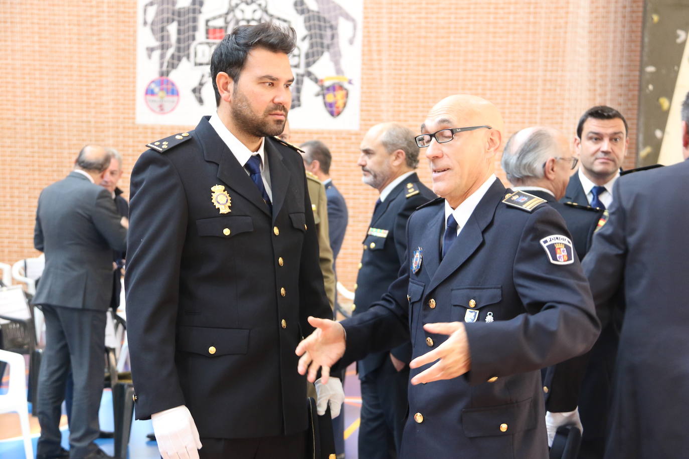 Entrega de reconocimientos a los agentes que participaron de forma activa en la lucha contra la pandemia en León.