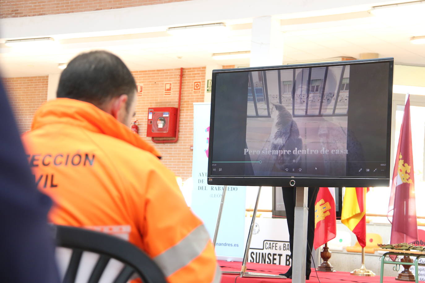 Entrega de reconocimientos a los agentes que participaron de forma activa en la lucha contra la pandemia en León.