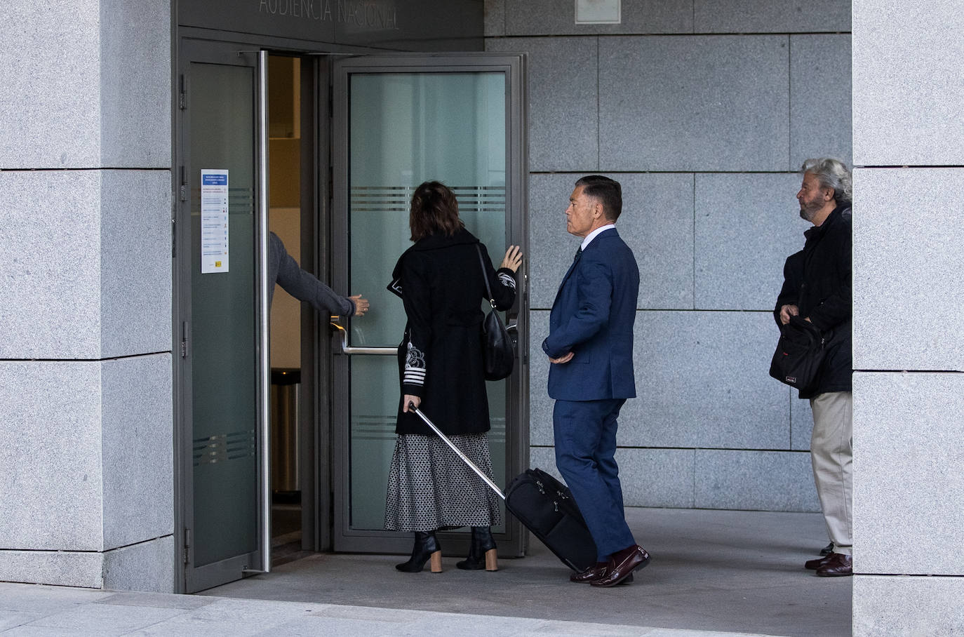 El juicio por la Púnica en León se inicia con las defensas reclamando vulneración de derechos. Las defensas de Marcos Martínez, Pedro Vicente Sánchez y Manuel Jesús López aseguran que durante el juicio se verificará la inocencia de sus representados.