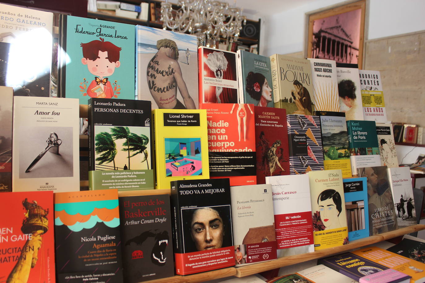 La librería mutante Tula Varona en León celebra el Día de las Librerías en su particular local con cafetería. 