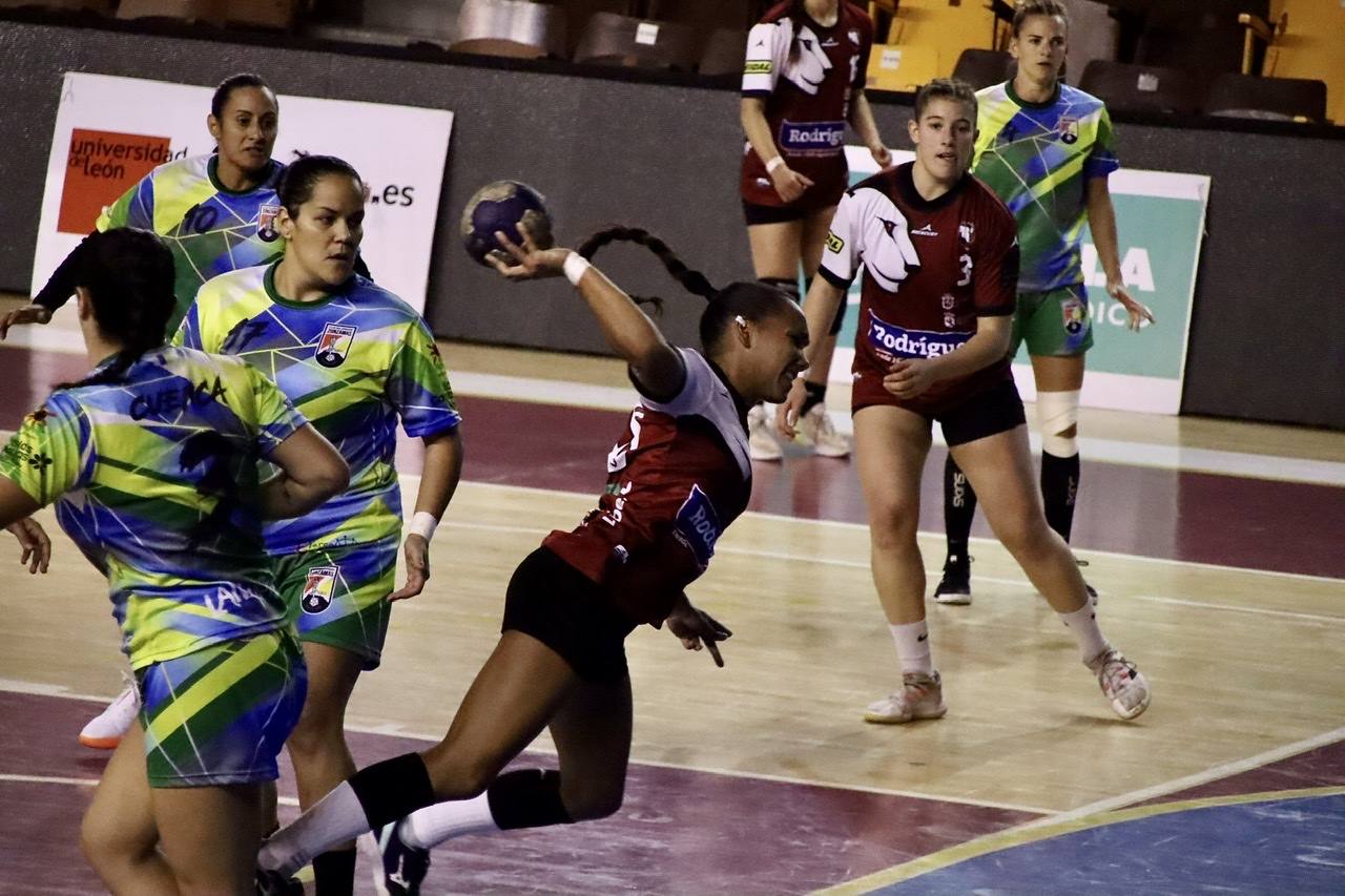 Partido correspondiente a la jornada 5 de la División de Honor Oro Femenina.