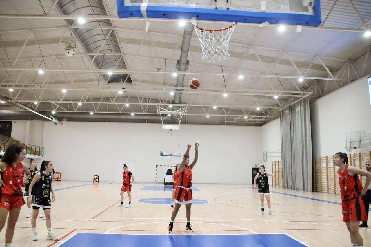 Derrota del BF León ante el Mariscos Antón Cortegada.