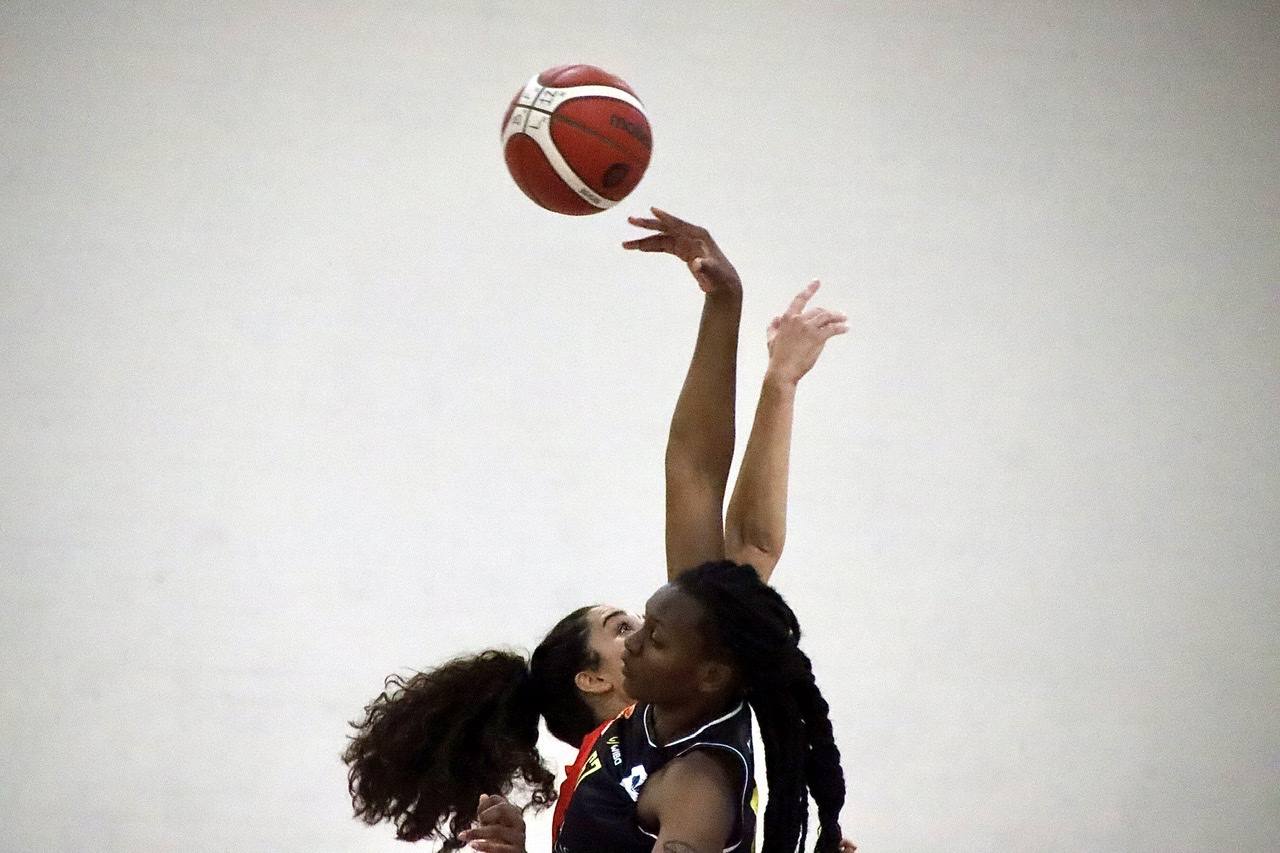 Derrota del BF León ante el Mariscos Antón Cortegada.