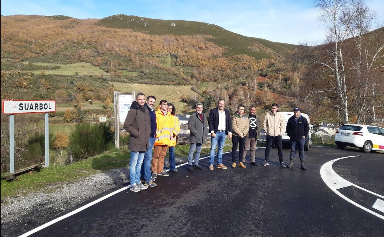 Renovación del firme en Suárbol.