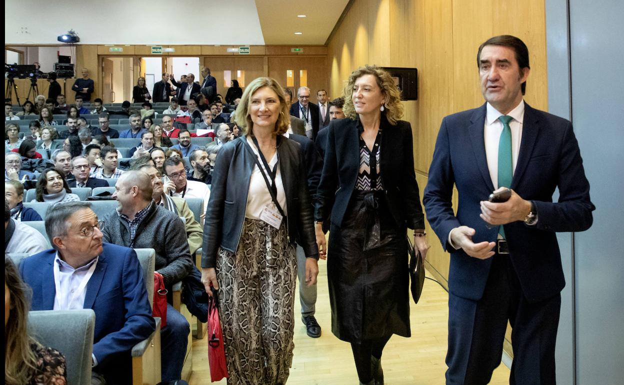 El consejero de Medio Ambiente, Vivienda y Ordenación del Territorio, Juan Carlos Suárez-Quiñones, inaugura el Congreso ITE+3R, organizado por el Instituto de la Construcción de Castilla y León.