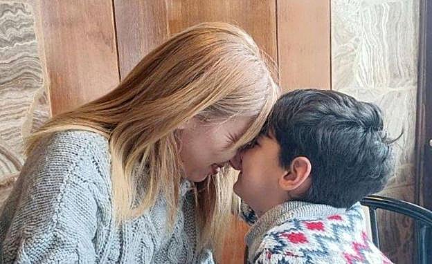 Adam, un niño leonés con autismo, tiene que pasar por el quirófano cada vez que tiene problemas bucodentales. 