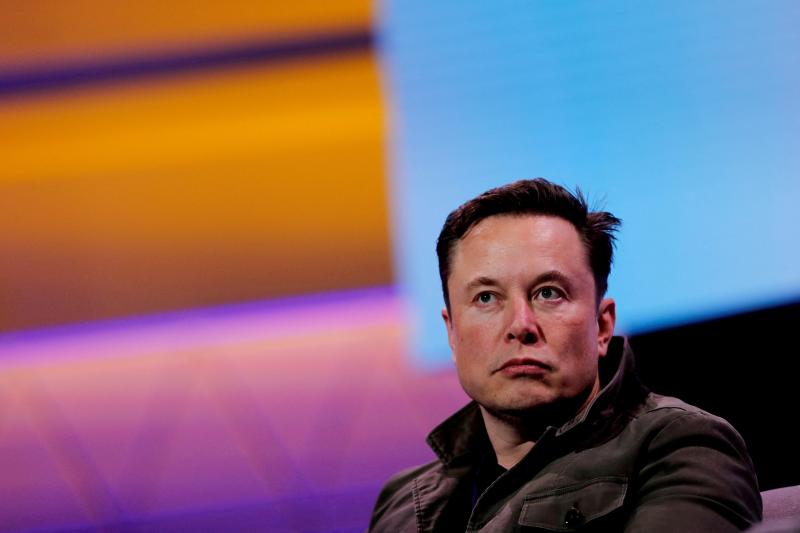 El dueño de SpaceX y CEO de Tesla, Elon Musk, habla durante la convención de juegos E3 en Los Ángeles