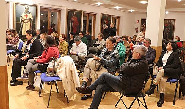 Galería. Última conferencia del ciclo '40 años de democracia' del Psoe de León.