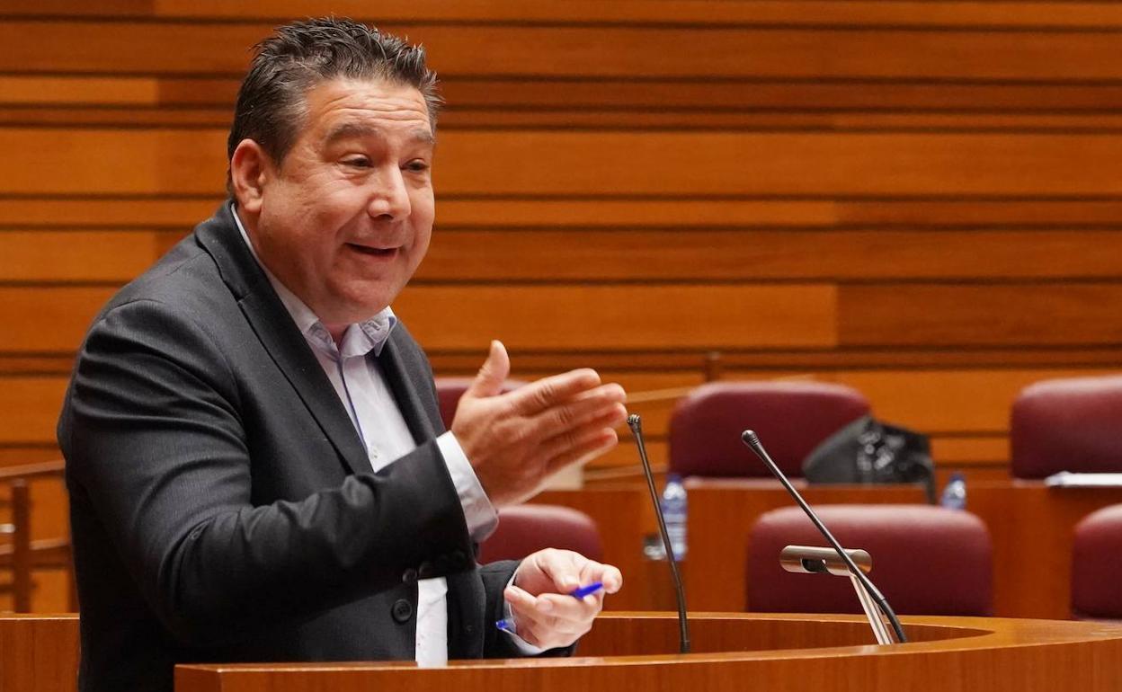 Intervención del portavoz de UPL Luis Mariano Santos en el pleno de las Cortes de Castilla y León.