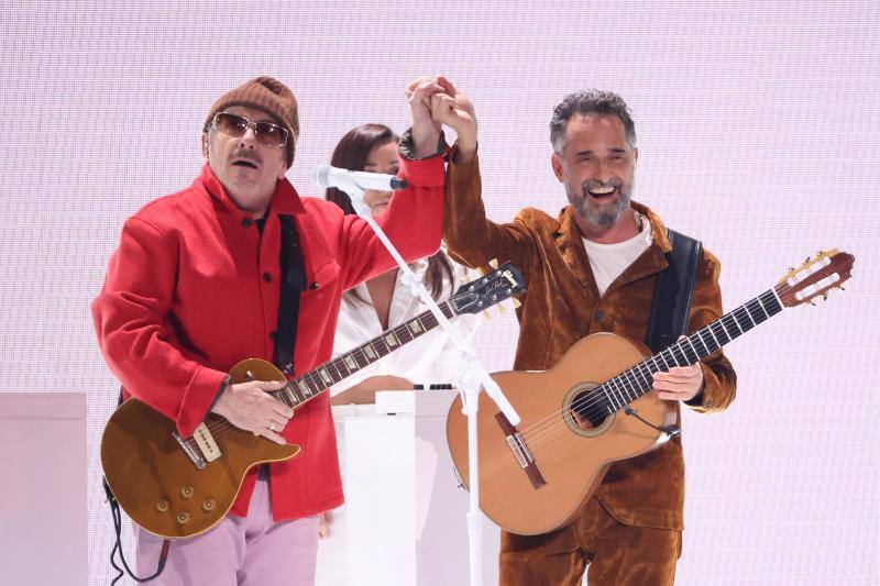 Elvis Costello y Jorge Drexler en el escenario. 