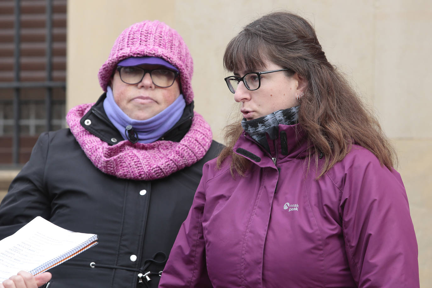 Fotos: Concentración de CNT frente a la Audiencia Provincial de León