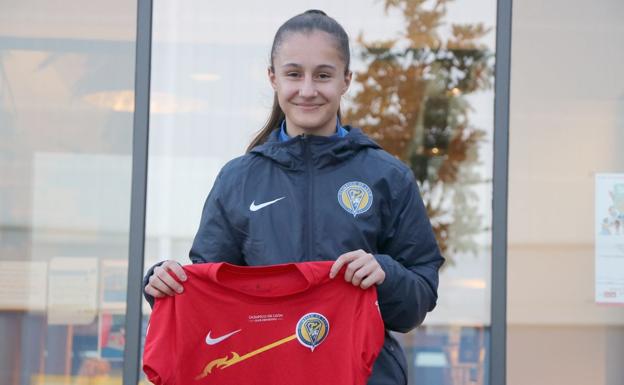 Galería. Alba Fuertes, portera del Olímpico que ha sido convocada por la selección sub-15.