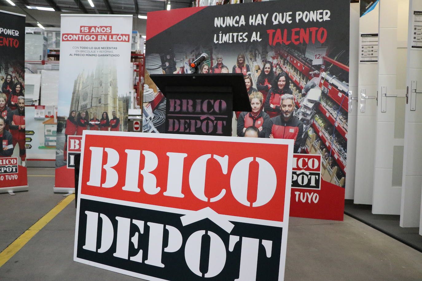 Brico Dêpot celebra sus 15 años en León.