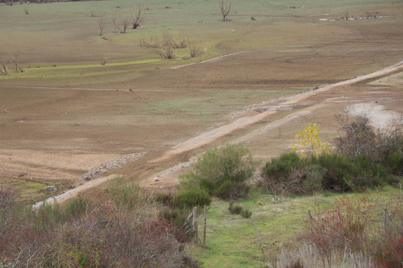 Con un 35% de agua embalsada, un dato que sigue sorprendiendo, el pantano de Riaño comienza una lenta recuperación. 